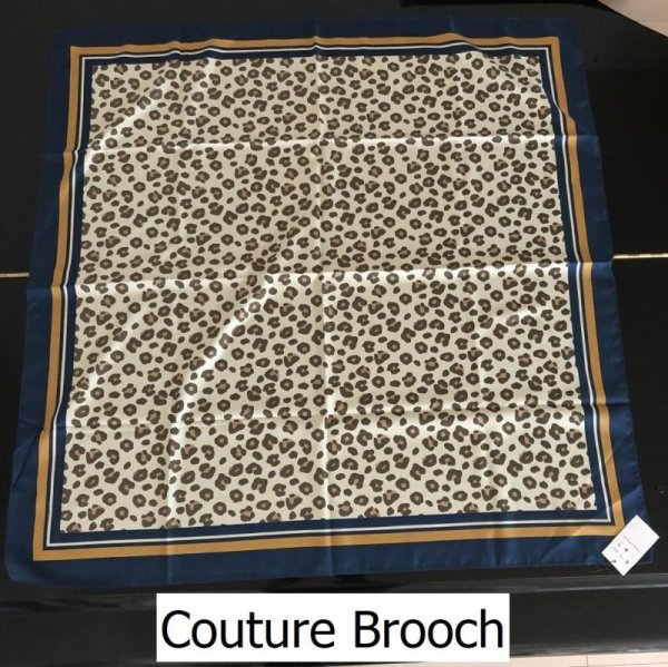 画像1: Couture Brooch（クチュールブローチ）アニマル柄 スカーフ (1)