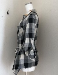 画像2: MASCULO(マスキュロ) レディース チェックシャツ オーバーシャツ リネンシャツ  前くくり ベージュ 黒