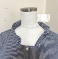 画像2: サマンサモスモス 　レディースストライプシャツ　襟フリル　ストライプブラウス　長袖　水色 (2)