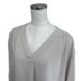 画像2: MICHEL KLEIN　ミッシェルクラン　キーネックブラウス　長袖　ベージュ　無地　38号　オフィス (2)