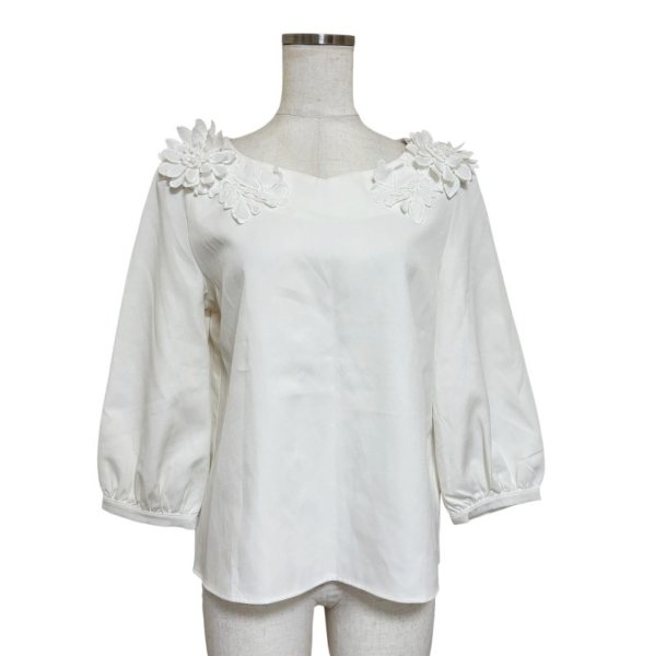画像1: tocco closet　ブラウス　7分袖　花付き　ホワイト　白　MーL (1)