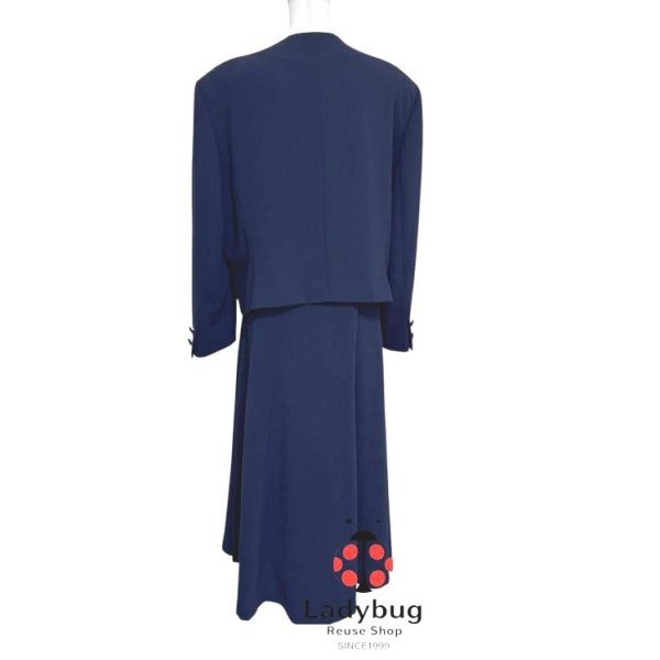 画像3: ノーカラースーツ　上品　オールシーズン　ロングスカート　紺　無地　セレモニースーツ　17号　4L　ジャケット難ありおまけ (3)