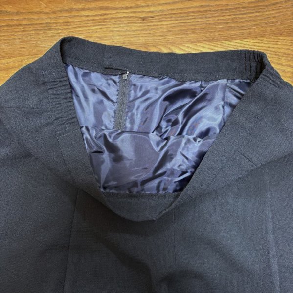 画像9: ノーカラースーツ　上品　オールシーズン　ロングスカート　紺　無地　セレモニースーツ　17号　4L　ジャケット難ありおまけ (9)