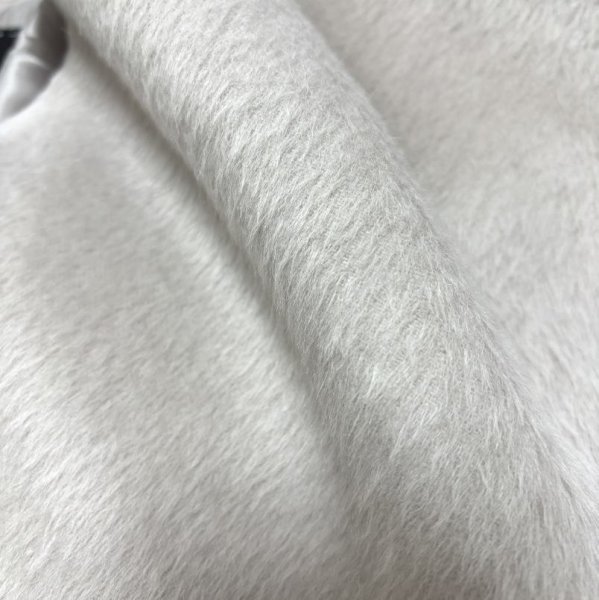 画像9: TO BE CHIC　アルパカビーバーロングコート　スワロフスキーブローチ　ウエストリボン　ダブルブレスト　44号　グレー　新品タグ付き (9)