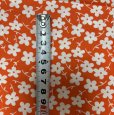 画像2: 北欧　コットン　プリント生地　花柄　フラワープリント　オレンジ　白　110×200 (2)