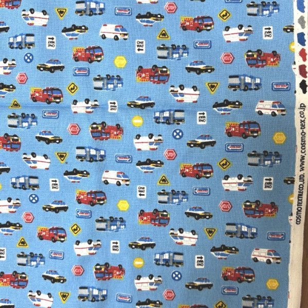 画像1: コスモテキスタイル　オックス　コットン生地　パトカー　救急車　消防車　乗り物プリント　青　110×210 (1)