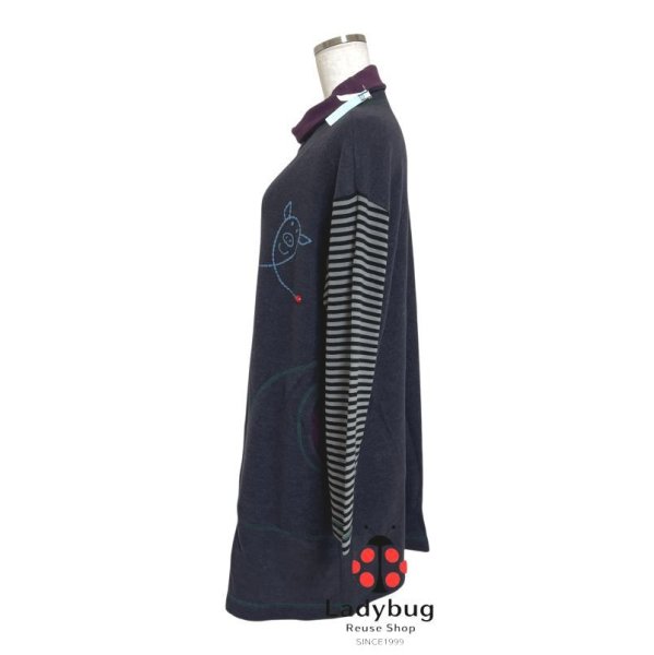 画像2: アルベロベロ　タートルネック　フリースチュニック　マイクロフリース　ブタワッペン　膝丈ワンピース　グレー　 (2)