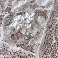 画像2: バレンチノガラバーニ　テープルセンター　レース敷物　白　花刺繍　47*75 (2)